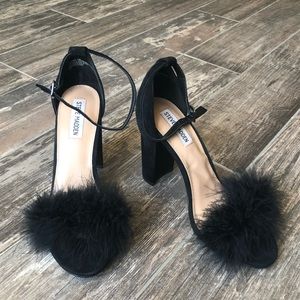 Steve Madden black heels with furry toe strap